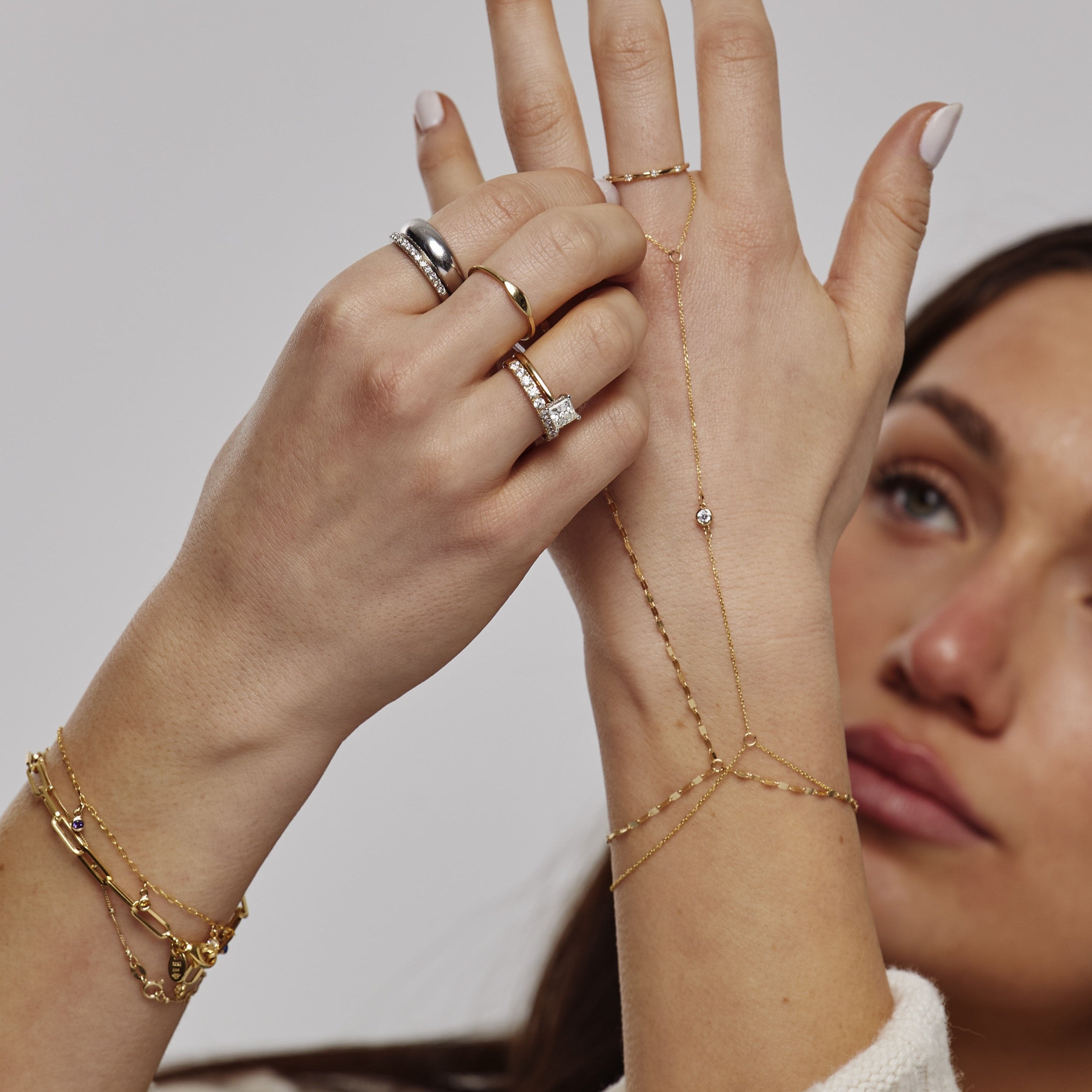 Hand Chain Conection Disc Hand Chain | Solid Gold Hand Chains – Dainty Diamond
